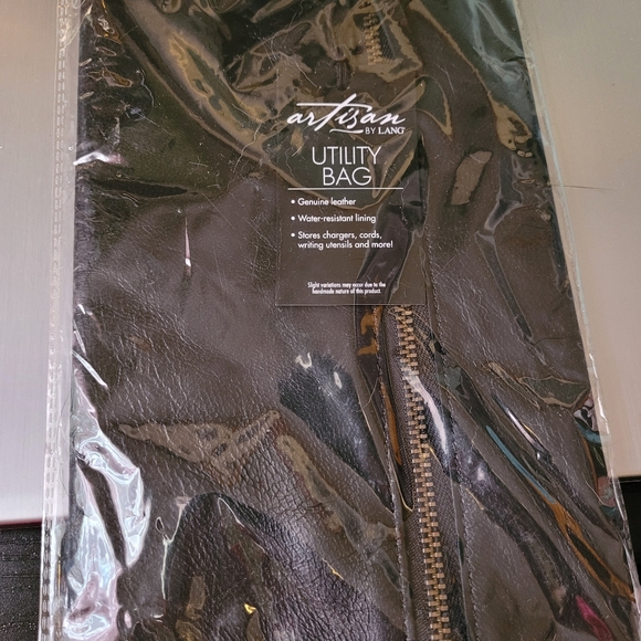 Genuine Leather Utility Bag - Picture 6 of 6